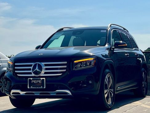 Certified 2025 Mercedes-Benz GLB 250 4MATIC image 4