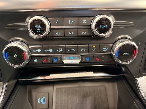 Used 2022 Ford F150 Lariat w/ Equipment Group 502A High AWD/4WD image 44