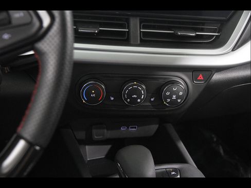 Certified 2024 Chevrolet Trax RS FWD image 14