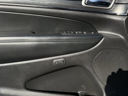 Used 2020 Jeep Grand Cherokee Limited X image 15