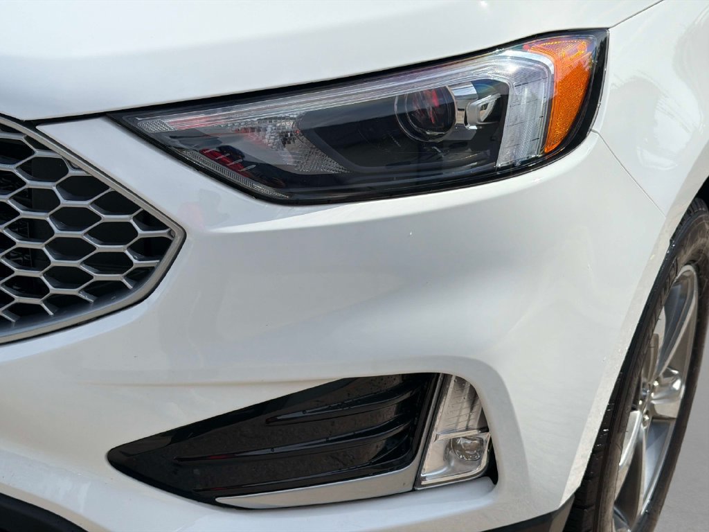 Used 2024 Ford Edge SEL w/ Convenience Package AWD/4WD image 11