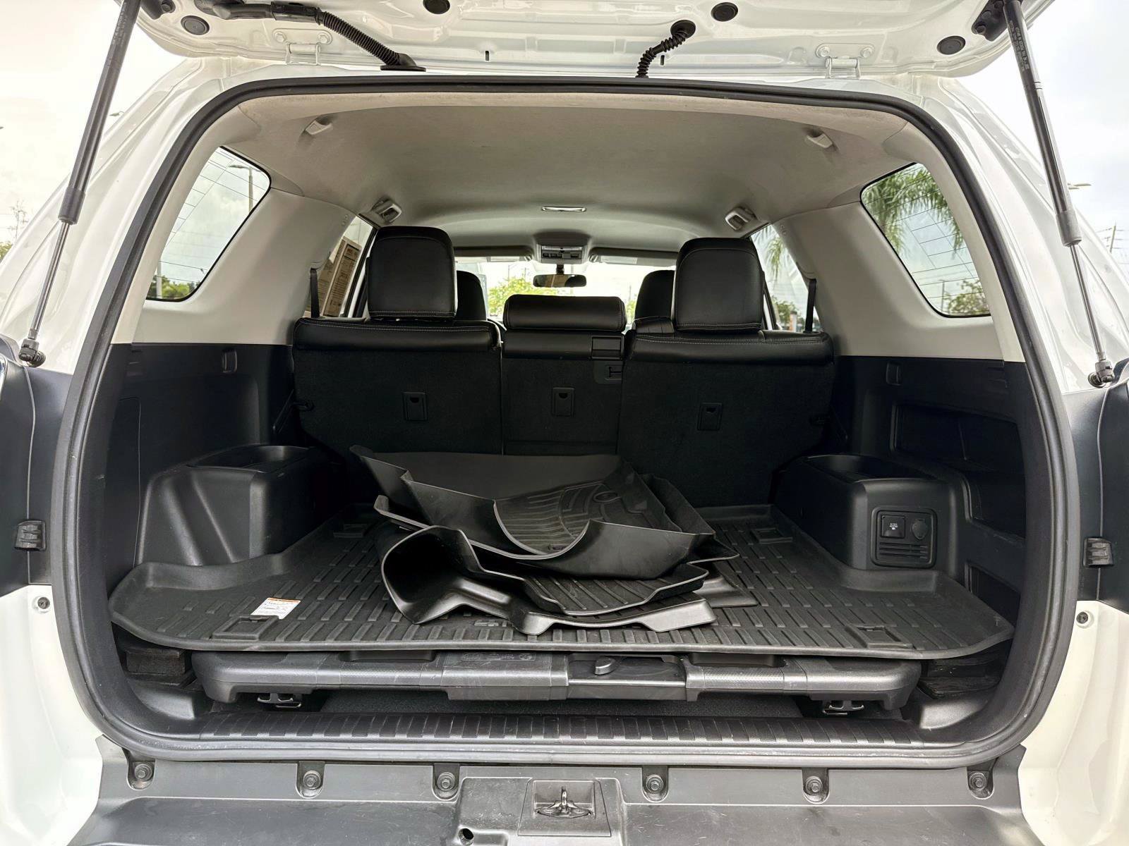 Used 2019 Toyota 4Runner SR5 AWD/4WD image 10