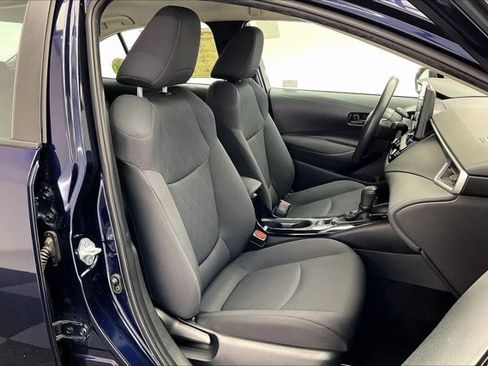 Used 2022 Toyota Corolla LE image 6