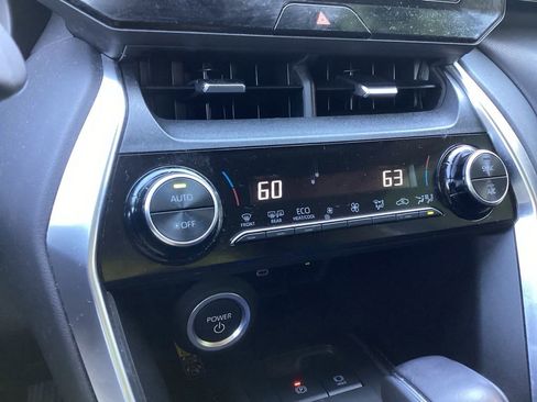 Used 2023 Toyota Venza LE AWD/4WD image 15