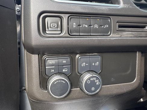 Used 2021 Chevrolet Tahoe LT AWD/4WD image 23