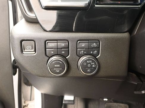 Used 2024 Chevrolet Silverado 2500 LTZ AWD/4WD image 35