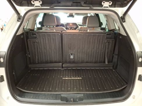 Used 2023 Toyota Highlander Bronze Edition AWD/4WD image 13