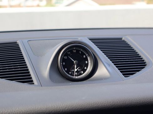 New 2026 Porsche Macan image 27