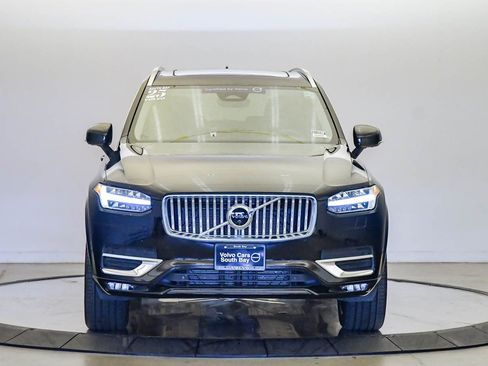Certified 2025 Volvo XC90 B6 Plus image 6