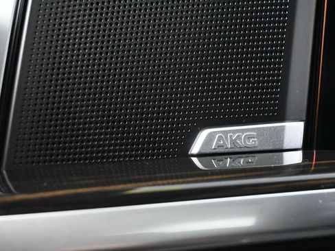 Used 2025 Cadillac Escalade ESV Premium Luxury image 32