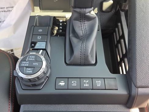 Used 2025 Toyota Tacoma TRD Pro AWD/4WD image 19