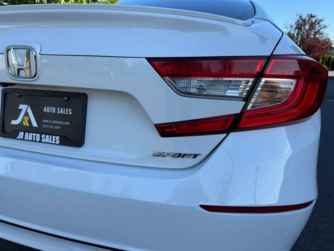 Used 2018 Honda Accord Sport image 16