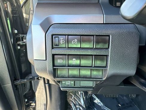 Used 2024 Toyota Tacoma SR5 AWD/4WD image 32