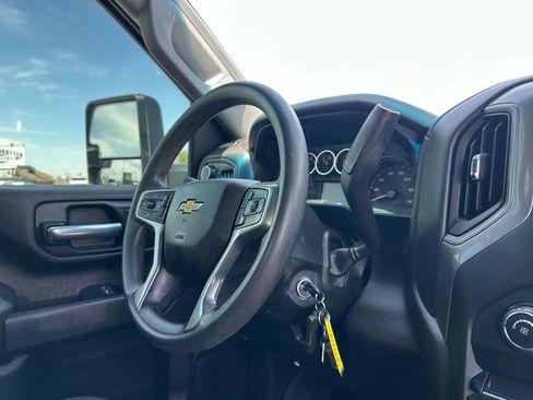 Used 2023 Chevrolet Silverado 2500 Custom w/ Custom Value Package AWD/4WD image 18