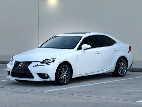 Used 2014 Lexus IS 250 w/ Navigation Package RWD image 3