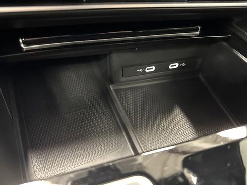 Used 2024 Volkswagen Atlas Cross Sport SEL Premium R-Line image 25