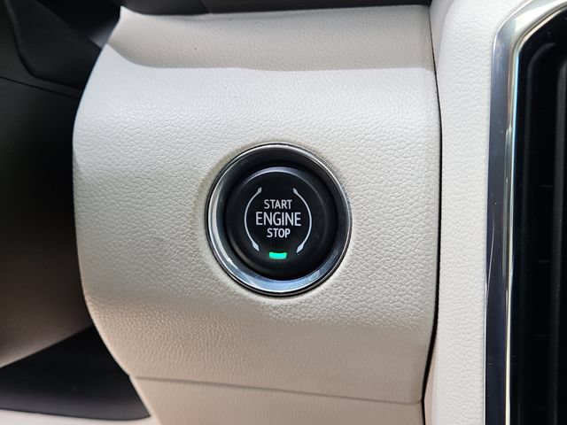 Used 2025 GMC Acadia Denali FWD image 28