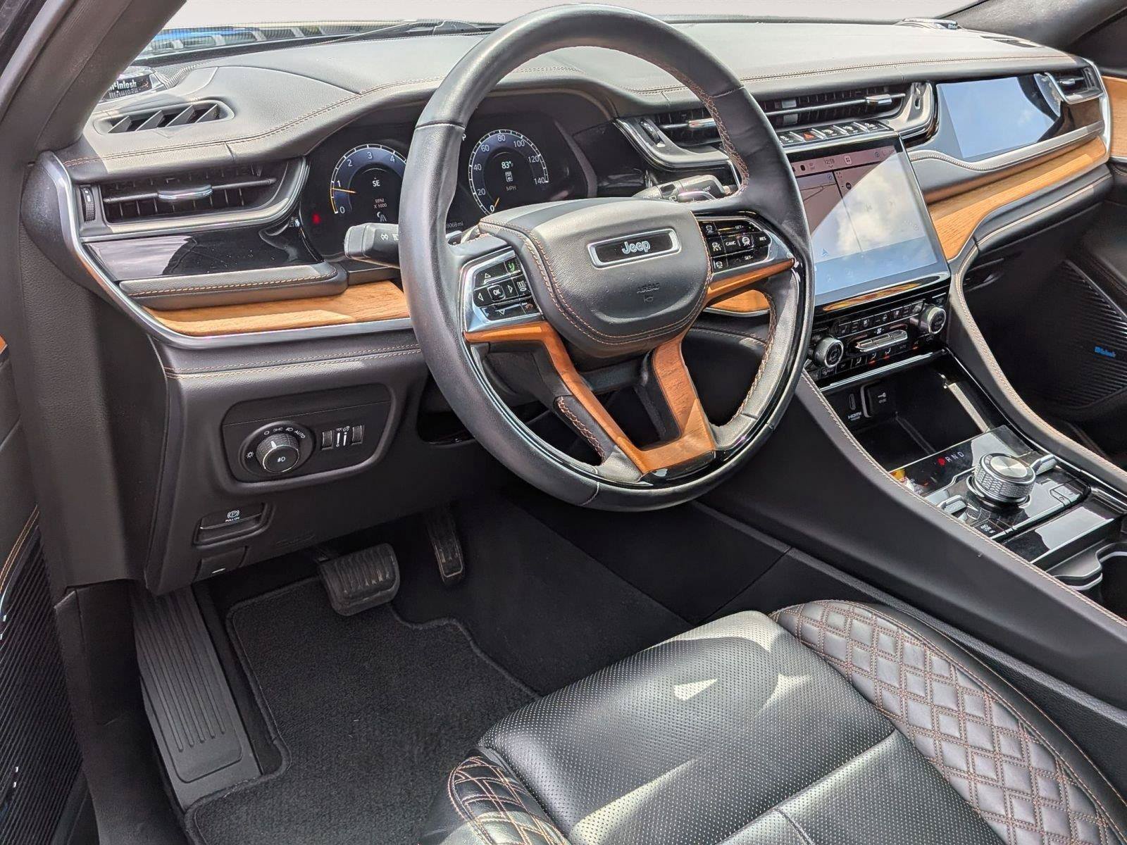 Used 2023 Jeep Grand Cherokee L Summit AWD/4WD image 28