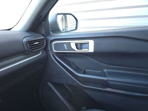 Used 2020 Ford Explorer XLT w/ Class III Trailer Tow Package image 13