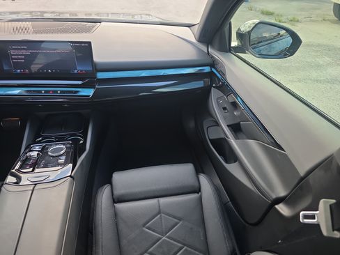 Used 2024 BMW 540i xDrive w/ Executive Package AWD/4WD image 21