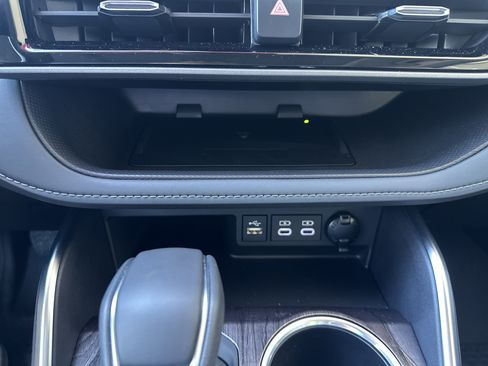 Used 2026 Toyota Highlander Limited image 36