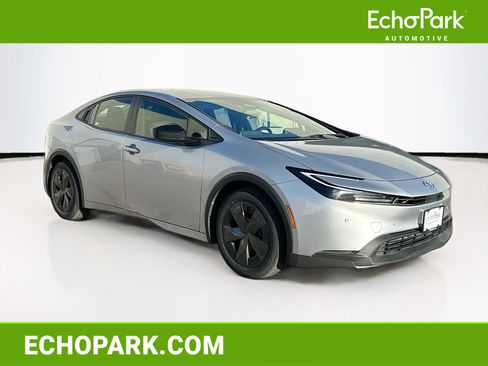 Used 2024 Toyota Prius LE image 1