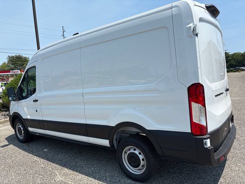 New 2026 Ford Transit 250 148 Medium Roof RWD image 25