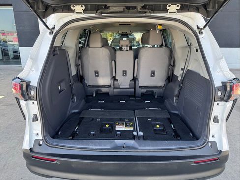 Used 2021 Toyota Sienna LE image 27