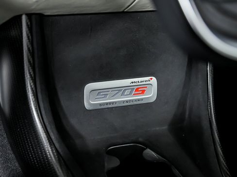 Used 2018 McLaren 570S Spider image 41