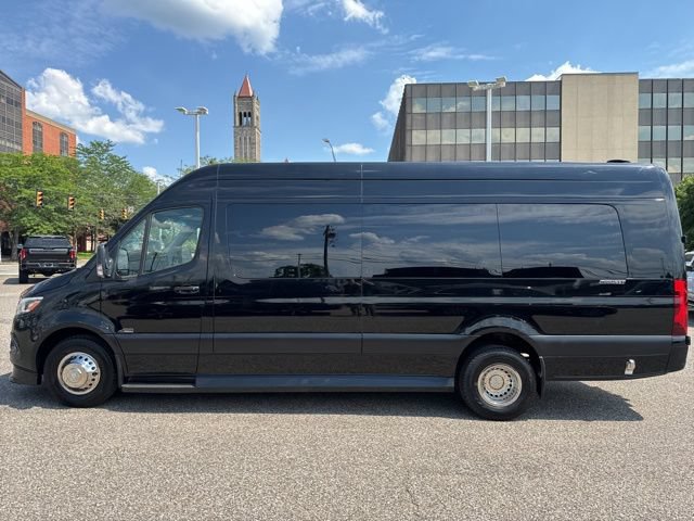Used 2024 Mercedes-Benz Sprinter 3500 image 3