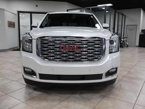 Used 2019 GMC Yukon Denali w/ Denali Ultimate Package AWD/4WD image 8