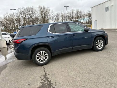 Used 2022 Chevrolet Traverse LS image 6
