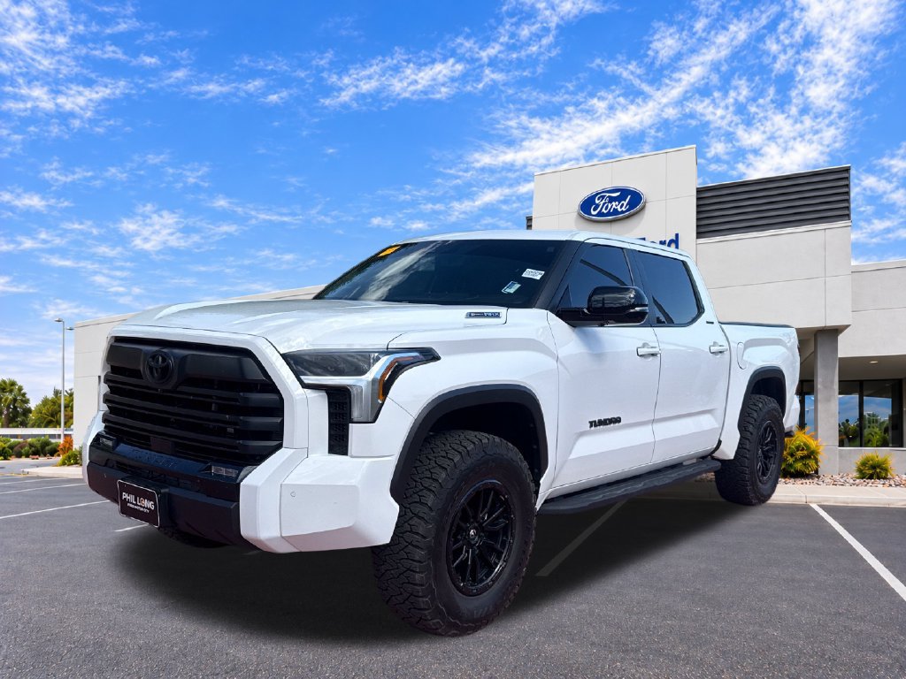 Used 2025 Toyota Tundra Limited AWD/4WD image 3