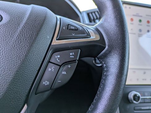 Used 2023 Ford Edge SEL image 17