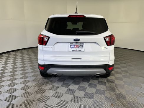 Used 2019 Ford Escape SE image 4