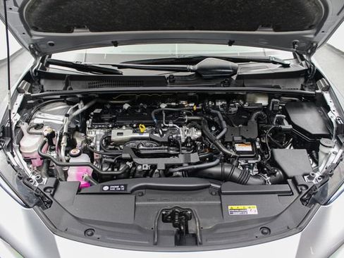 Used 2023 Toyota Prius XLE AWD/4WD image 16