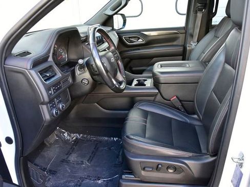 Used 2021 Chevrolet Suburban RST w/ Luxury Package image 13