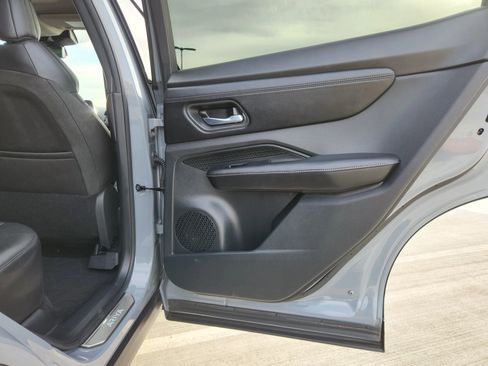 Used 2024 Nissan Ariya FWD image 34