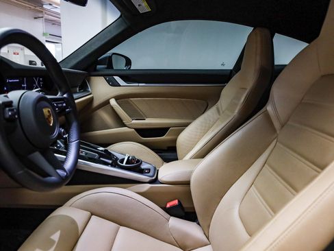 Used 2022 Porsche 911 Turbo image 21