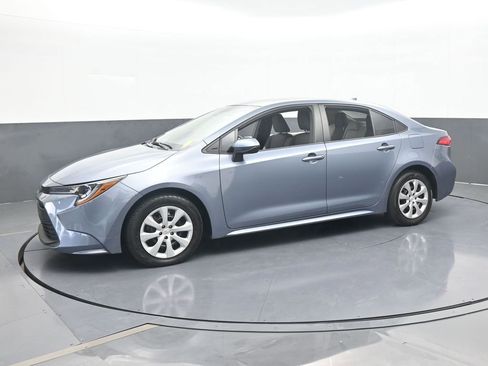 Used 2024 Toyota Corolla LE image 2