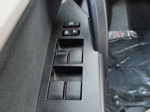 Used 2019 Toyota Corolla LE FWD image 21