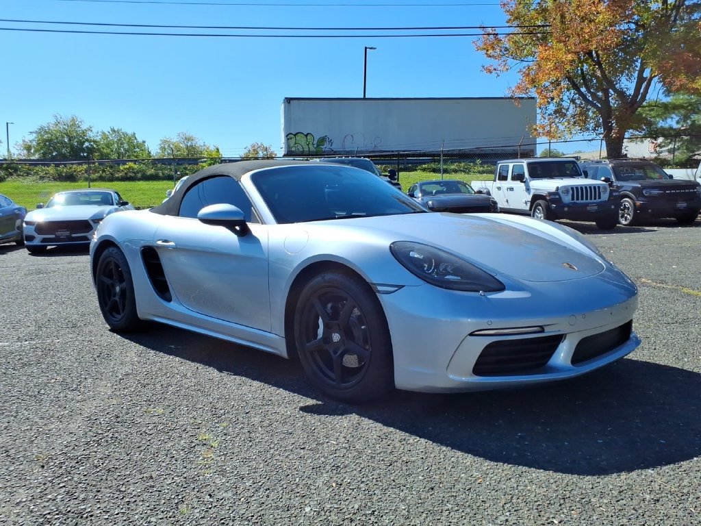 Used 2017 Porsche 718 Boxster RWD image 1