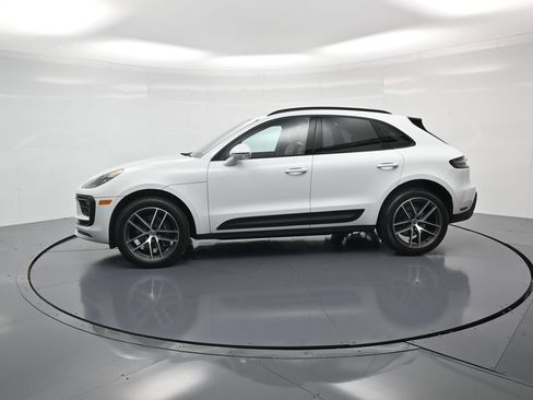 Certified 2026 Porsche Macan AWD/4WD image 2