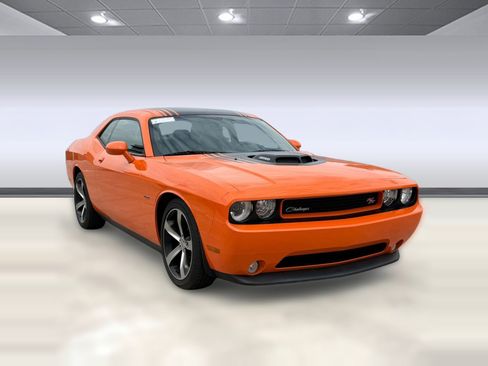Used 2014 Dodge Challenger R/T image 6