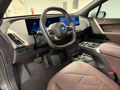 Certified 2024 BMW iX xDrive50 w/ Sport Package AWD/4WD image 4