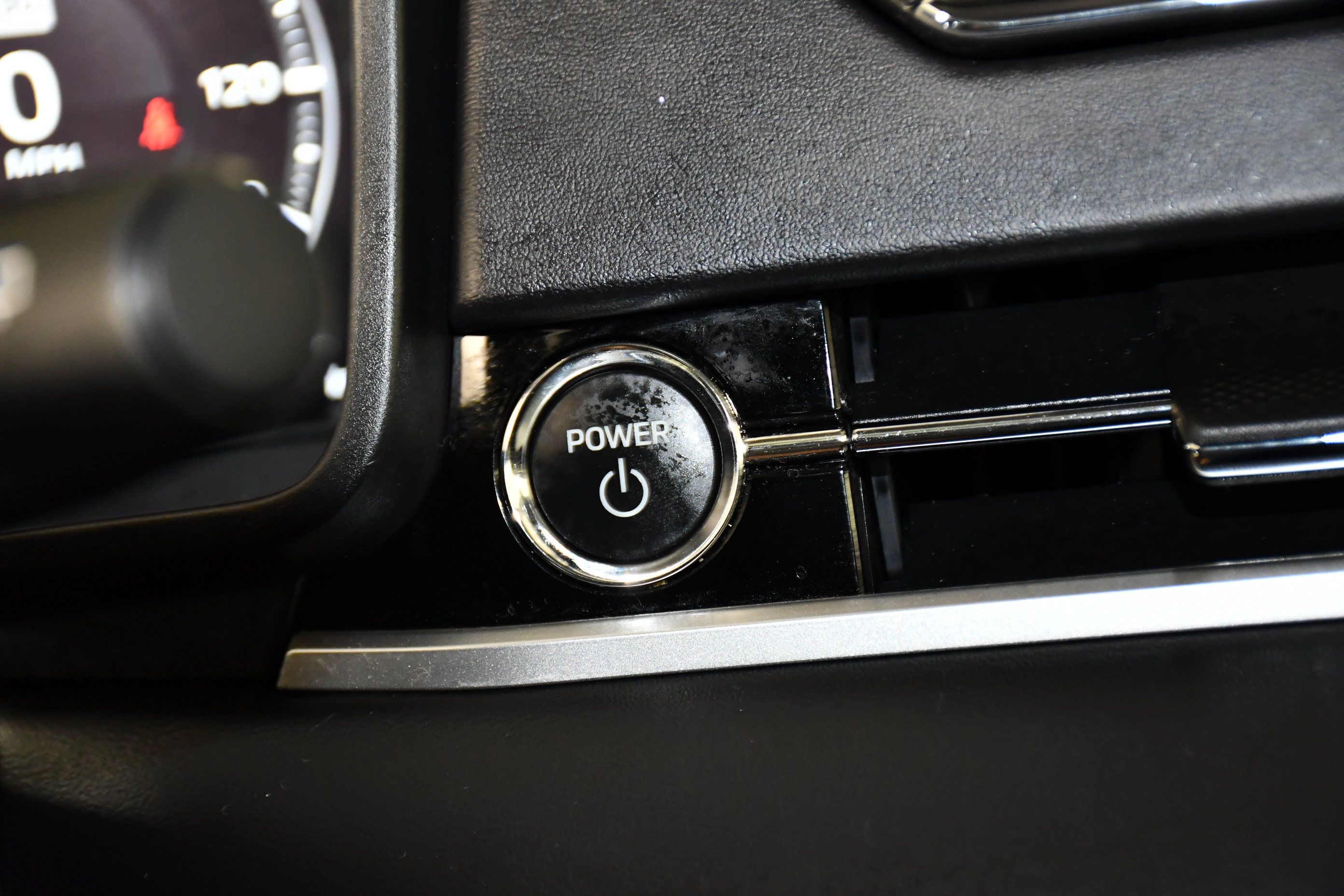 Used 2025 Mitsubishi Outlander SE AWD/4WD image 24