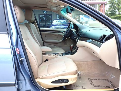Used 2002 BMW 325i Sedan RWD image 17