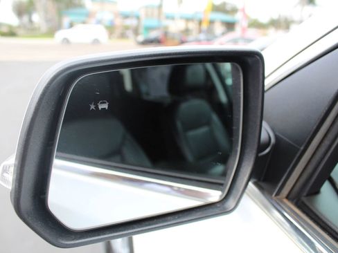 Used 2023 GMC Acadia SLT image 38