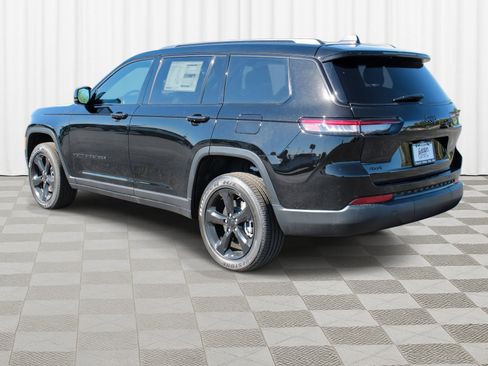 New 2025 Jeep Grand Cherokee L Altitude image 35