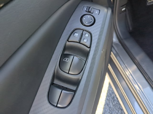 Used 2025 Nissan Altima 2.5 SV FWD image 19